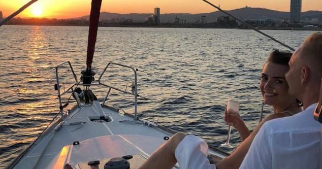 Enjoy this Intimate & Romantic Sailing Experience 👈