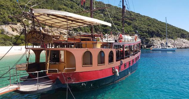 Take a look at this Pirate Ship Tour by clicking here 👈