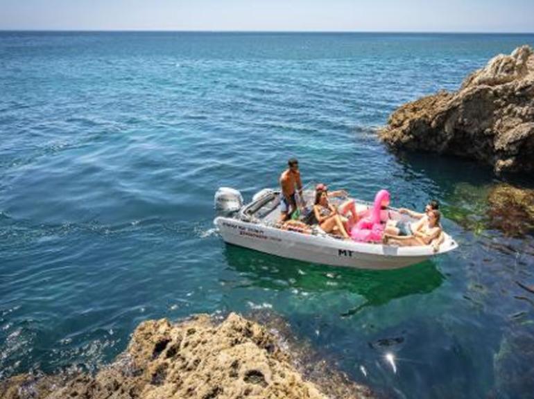 Full Day Private Boat Rental - Self-drive Sailors in Arrábida (8h)