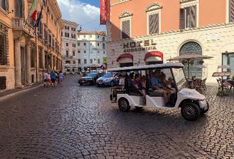 Private Baroque Rome Guided Tour by Golf Cart 