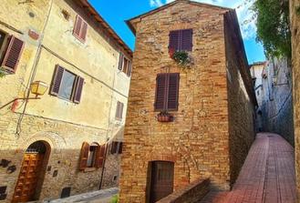 Monnalisa Wine Tour - Meet the descendants of Monnalisa: Underground Guicciardini Strozzi Castle Wine Tour, Tenuta Torciano & San Gimignano