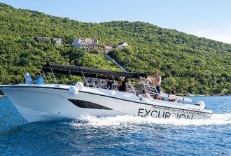 Private Speedboat Tour: Boka Bay, Lady of the Rocks & Blue Cave
