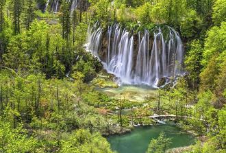 Small group Plitvice Lakes - Day Trip (entrance ticket included) 