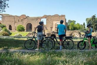 3 hours private electric-bike tour of Appia Antica, Catacombs and Aqueducts