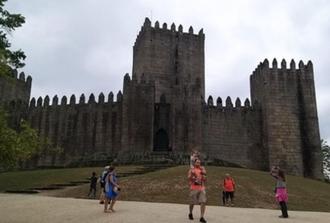 Guimarães & Braga Tour - Shrines, Monasteries & Monuments with Gourmet Lunch