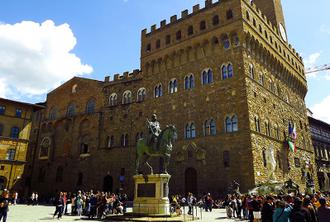 Florence: City Walk Guided Tour With Aperitivo