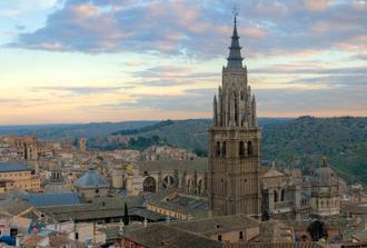Visit Toledo with guided walking tour and bus transfer from Madrid