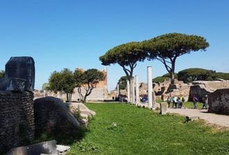 Different walking tour in Rome and visit of Ostia Antica