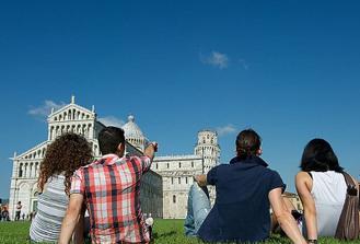 Private Full-Day Pisa and Lucca Guided Tour from Florence